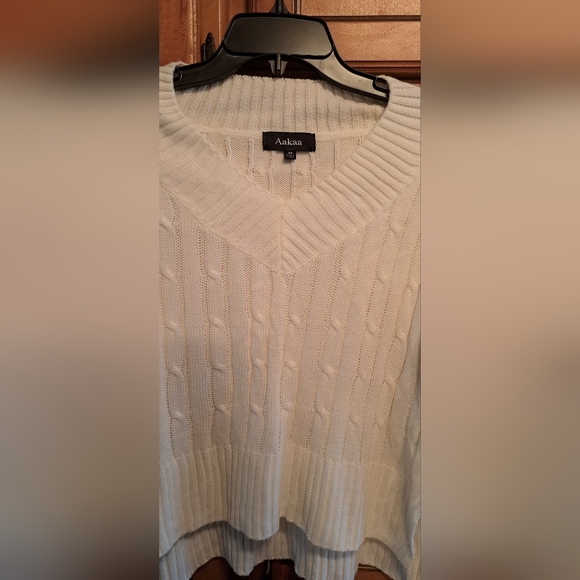 Gorgeous AAKAA Cableknit Cream Ivory Sweater Cropped Side Slits Med - Picture 2 of 7